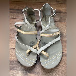 NWOT Merrell Women’s Leather Sandals